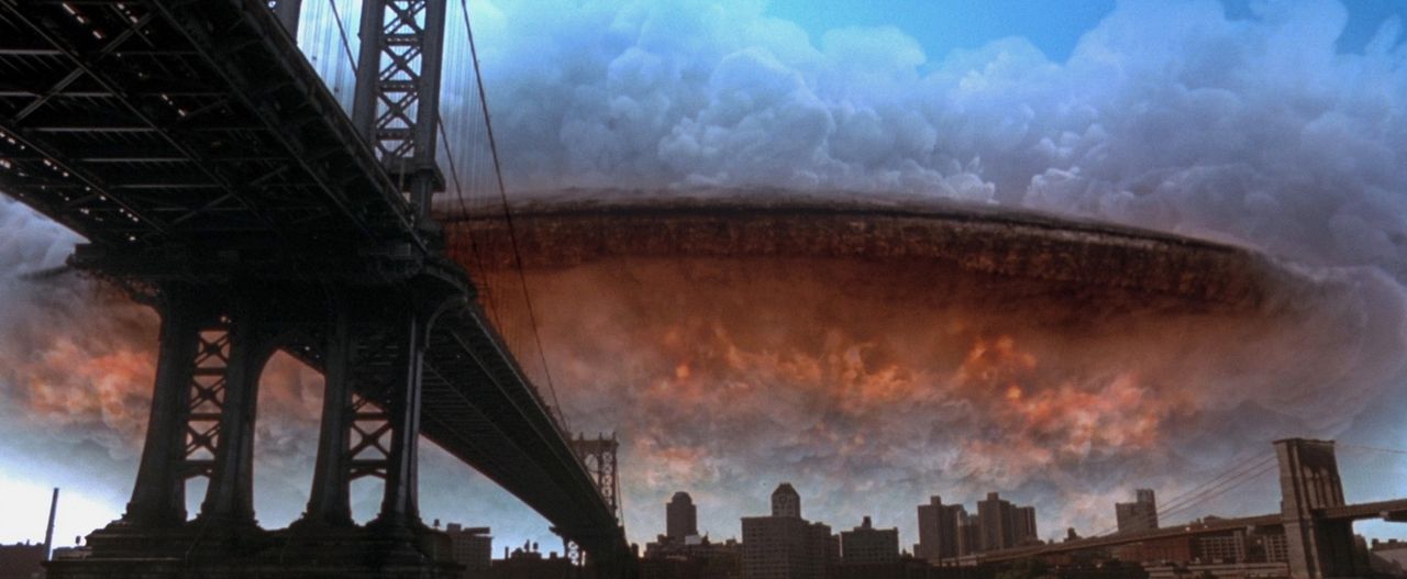 Jeff Goldblum och Liam Hemsworth i Independence Day 2