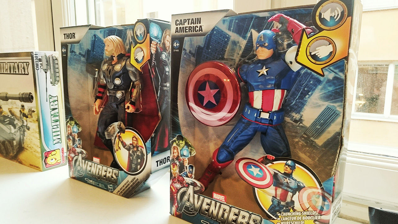 Idag är Ta med actionfiguren till jobbet-dagen