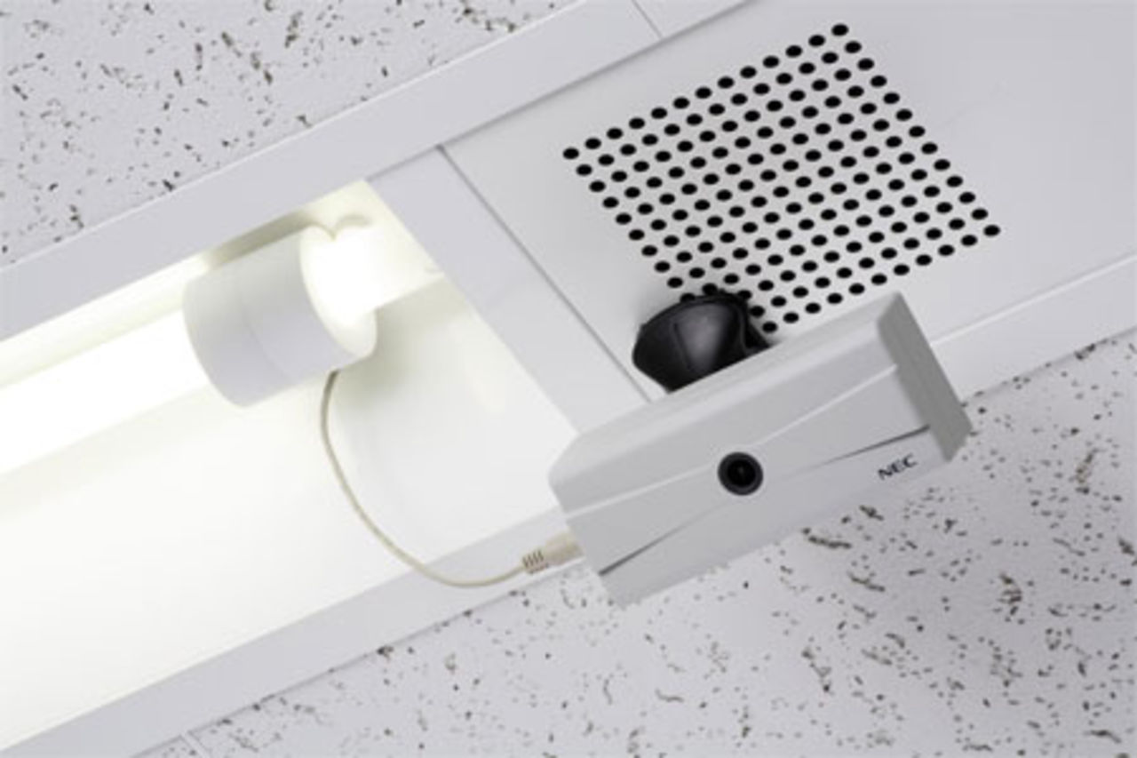 Övervakningskamera som drivs av lysrör