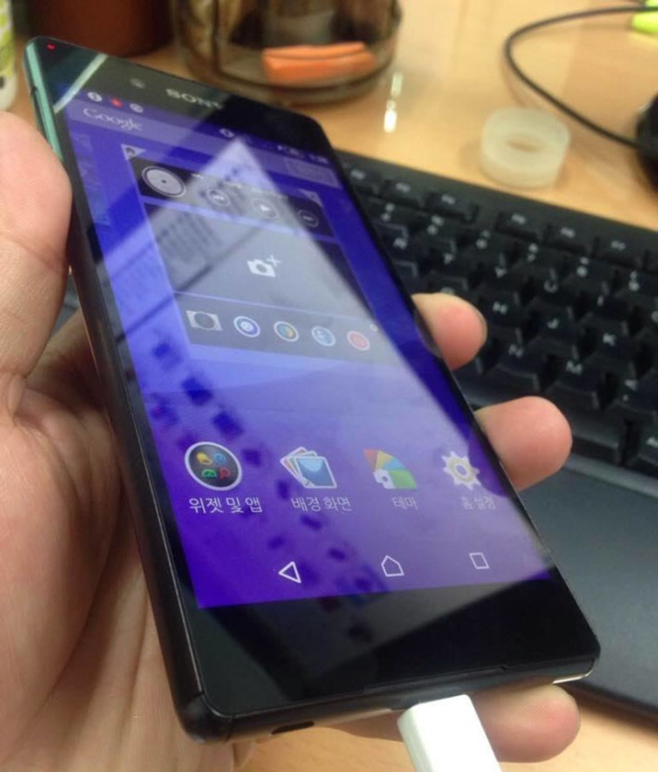 Sony Xperia Z4 får hölje av metall
