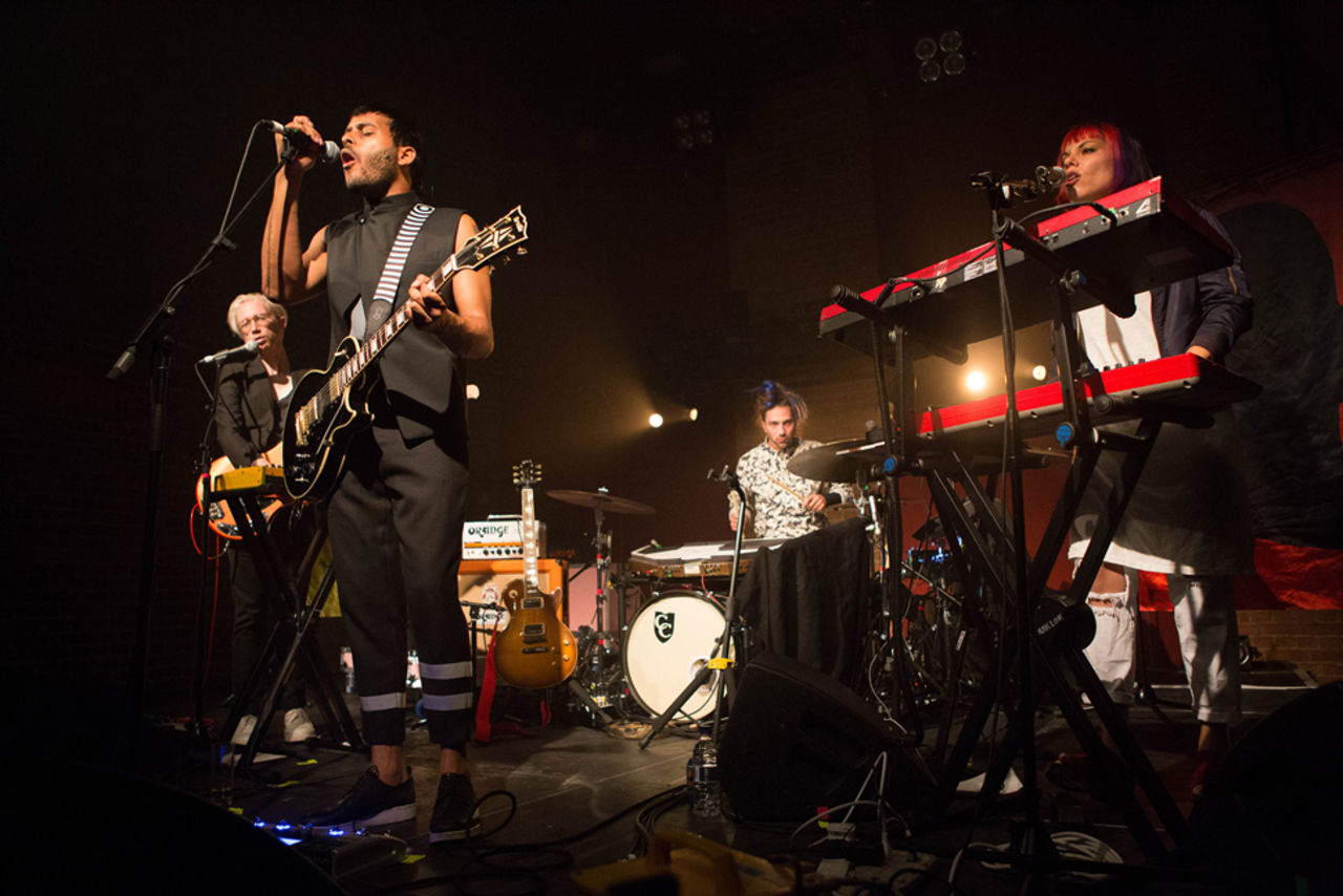 Twin Shadow tillbaka efter krock