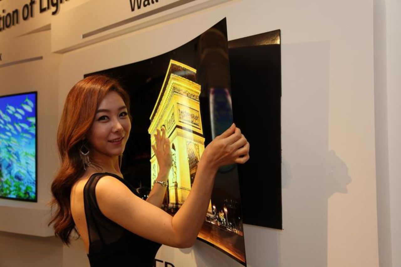 LG Displays visar upp en 0,97 mm tunn OLED-panel