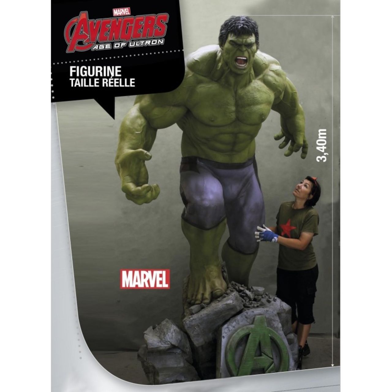 Ställ Hulk i vardagsrummet