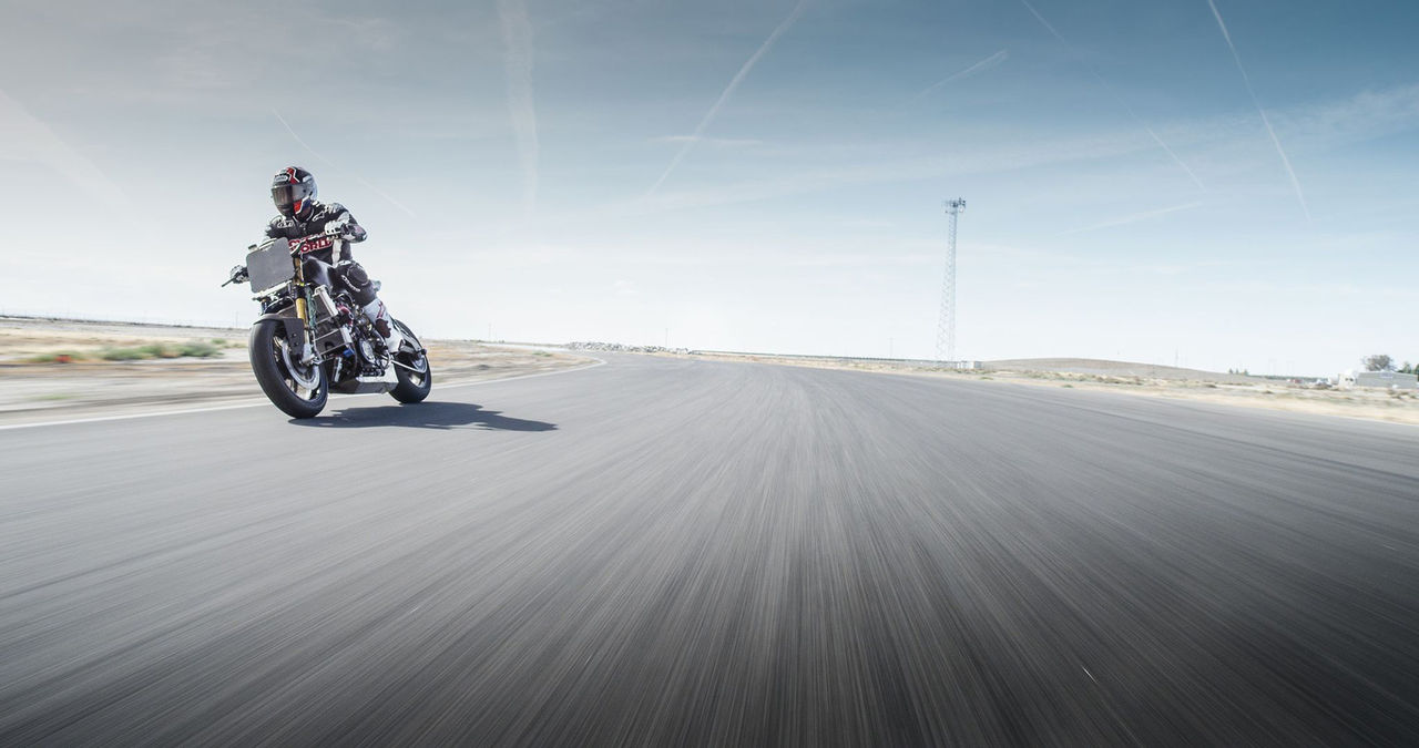 Victory och Roland Sands visar bygge