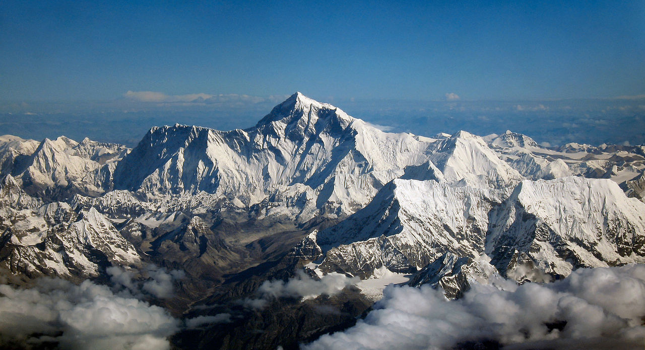 Mount Everest flyttade sig tre centimeter efter jordbävningen i Nepal