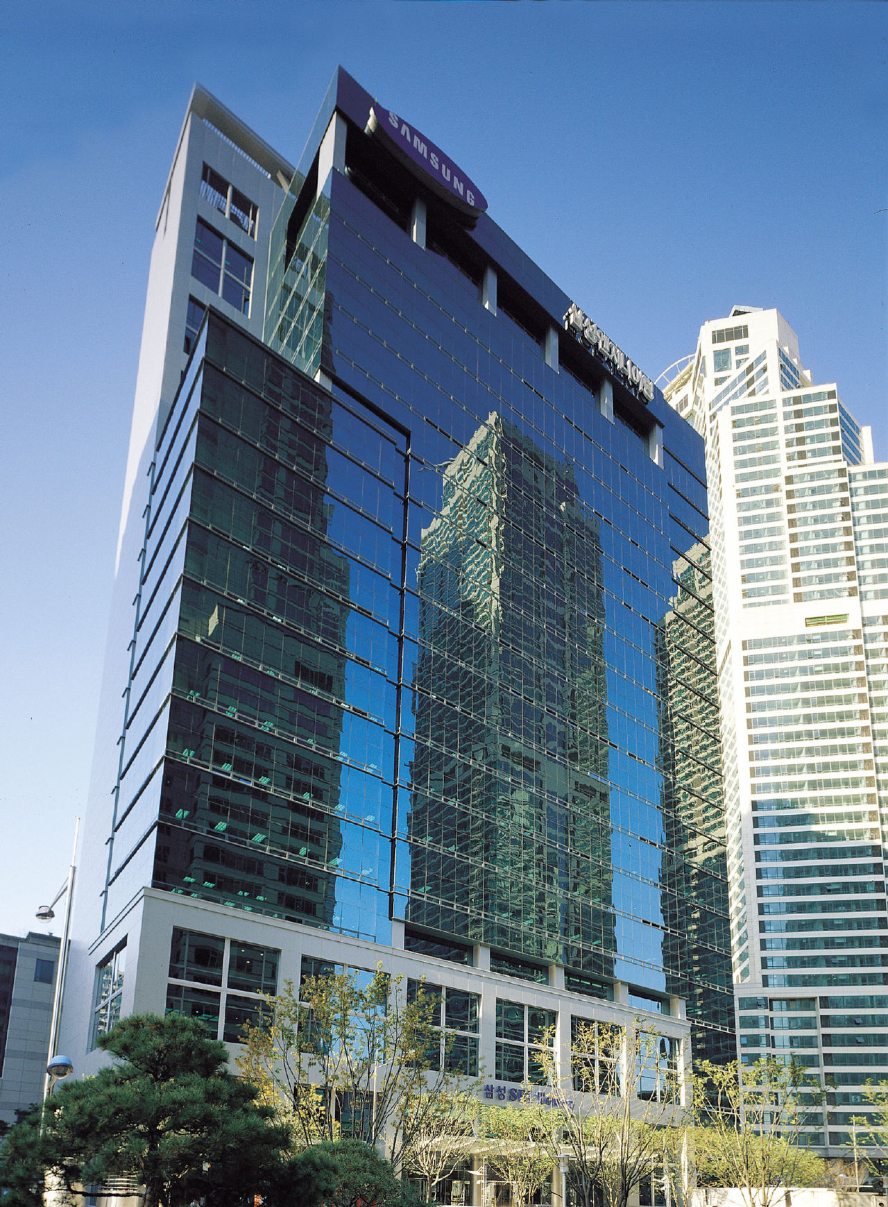 Samsung ber om ursäkt för spridningen av MERS-viruset i Sydkorea