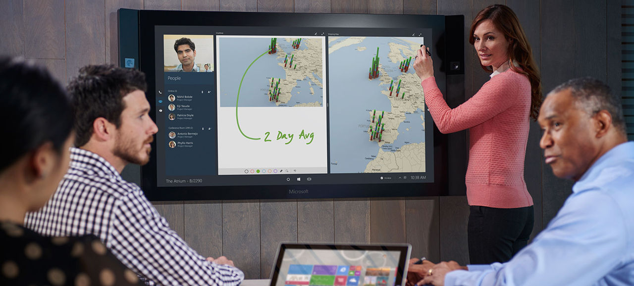Microsoft massiva pekplatta Surface Hub försenas