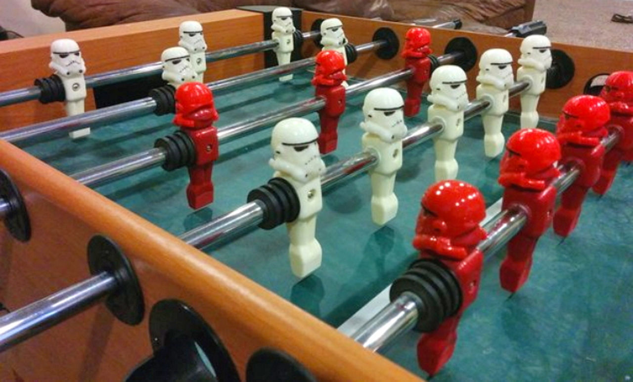 Gör om ditt foosball-spel till en legion av stormtroopers