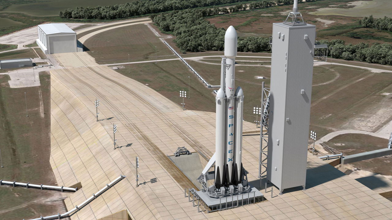SpaceX Falcon Heavy lyfter nästa år