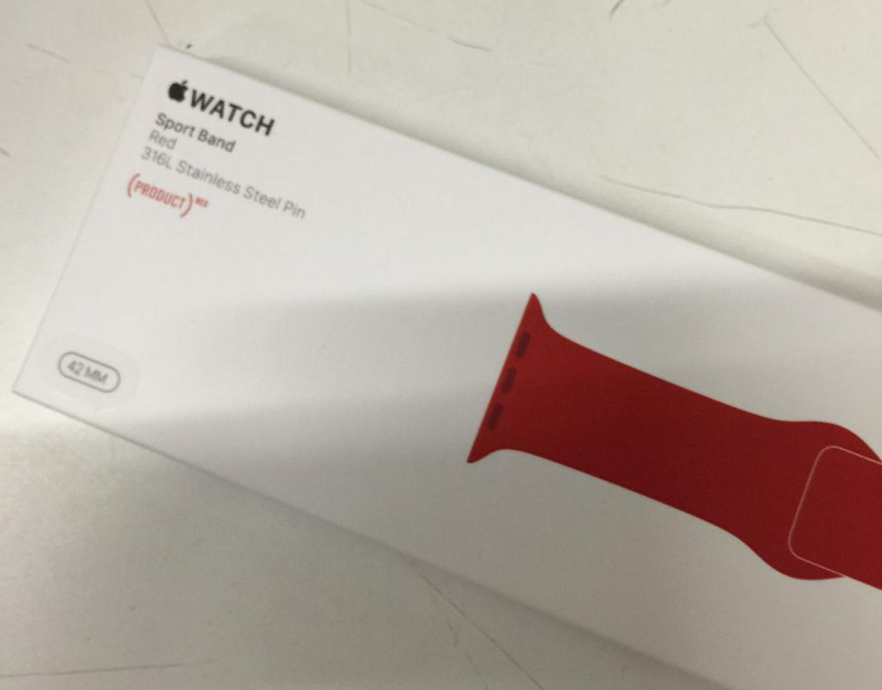 Apple ryktas släppa rött armband till Apple Watch