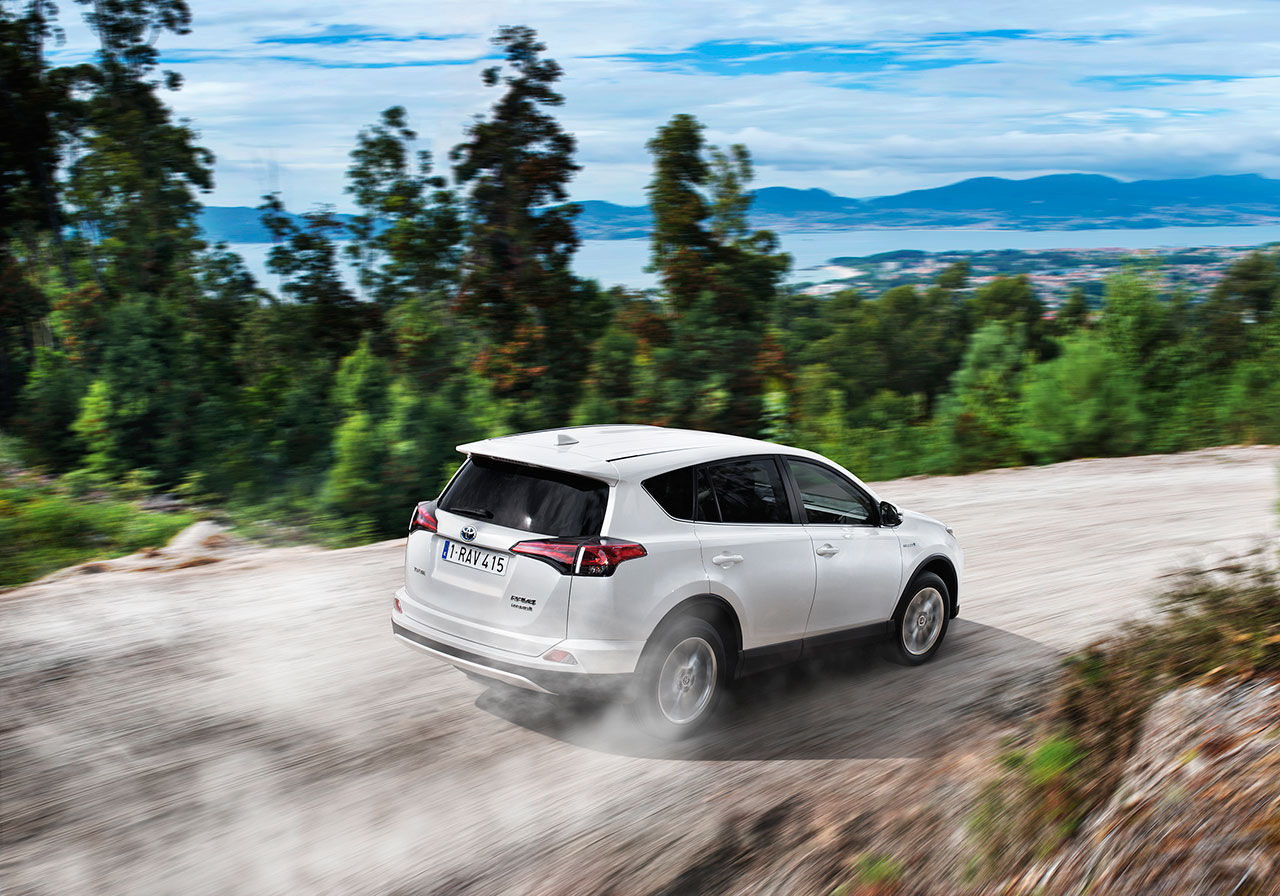 Toyota visar Rav4 som hybrid