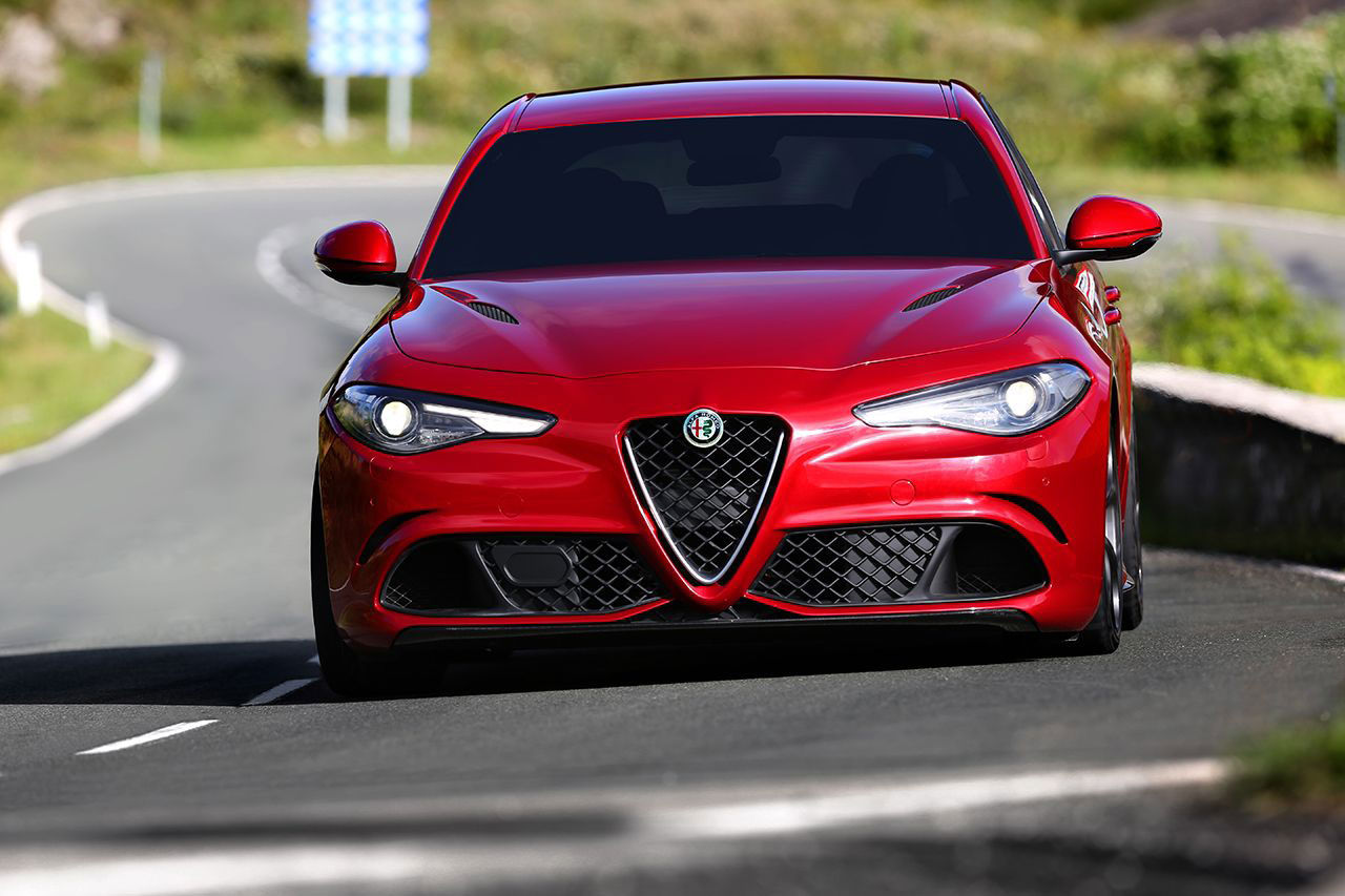 Alfa Romeo Giulia Quadrifoglio kostar under 700 000 kronor