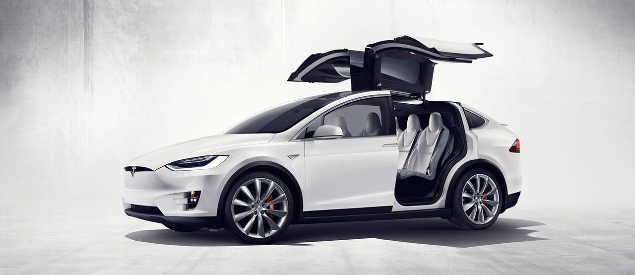 Tesla Model X är nu officiell
