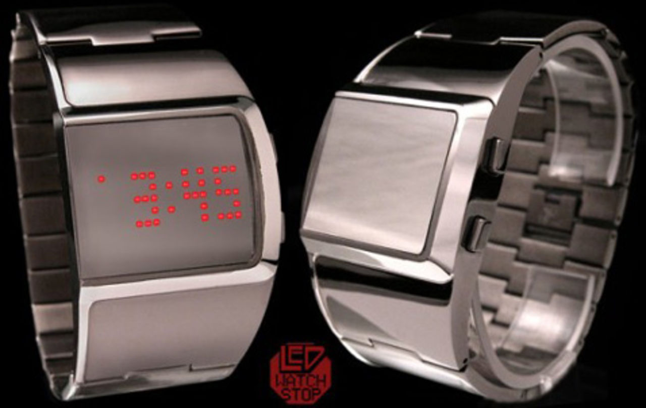 En digitalklocka med inbyggd spegel