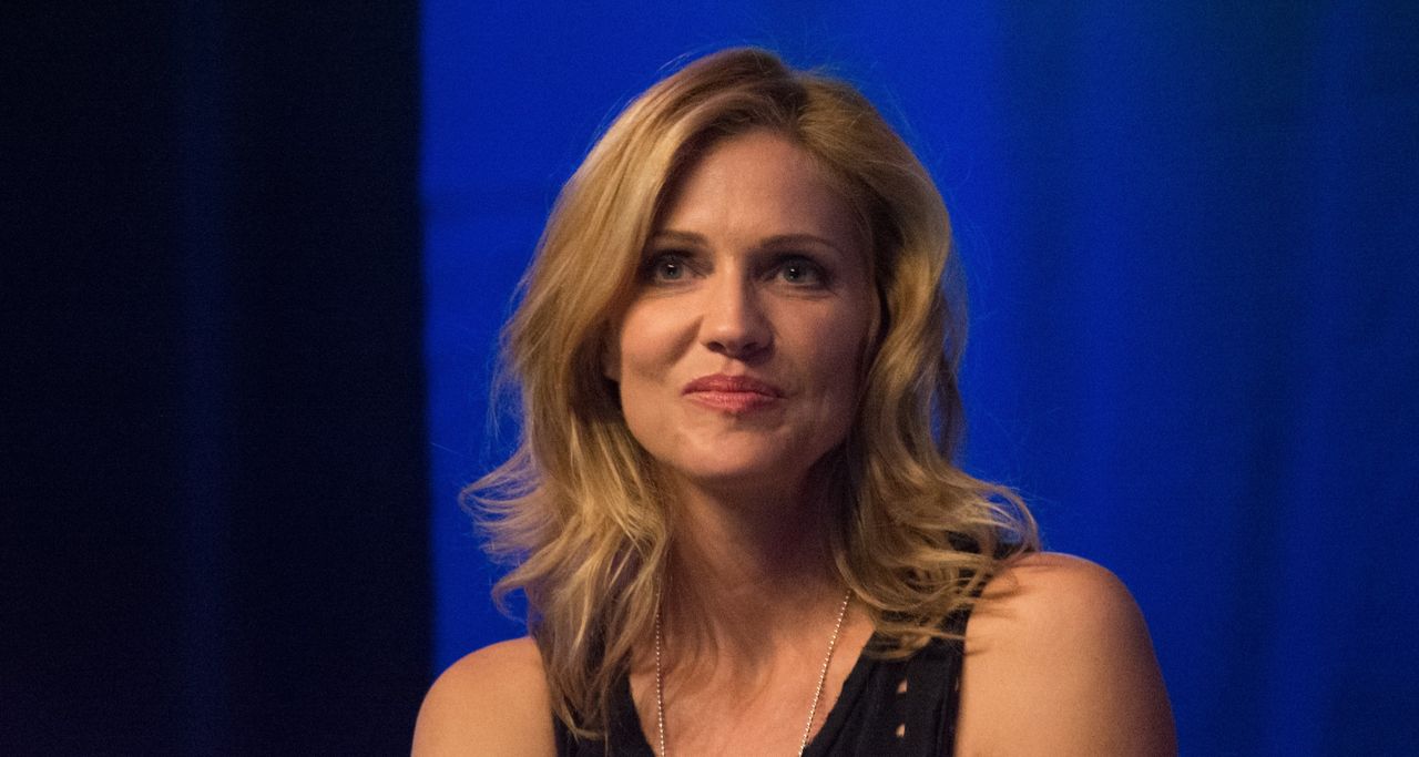 Tricia Helfer till Powers