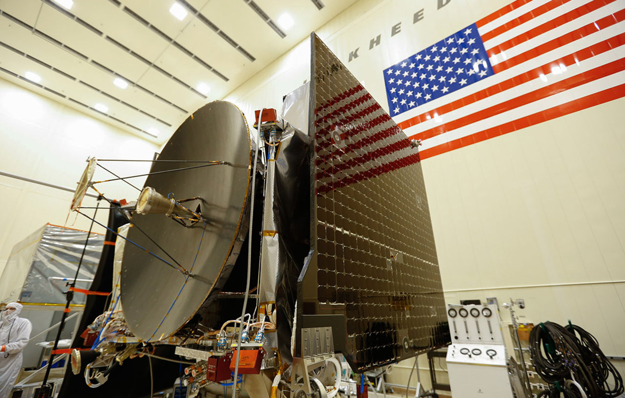 Rymdfarkosten OSIRIS-REx färdigbyggd