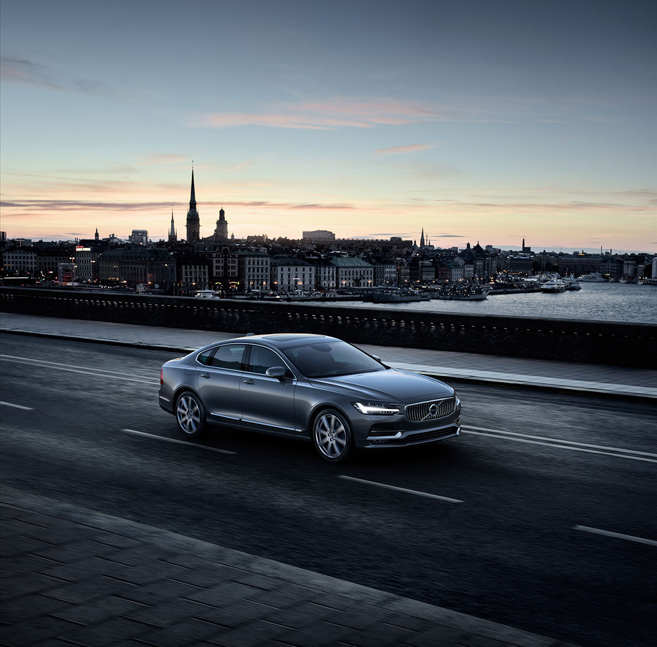 Säg välkommen till nya Volvo S90