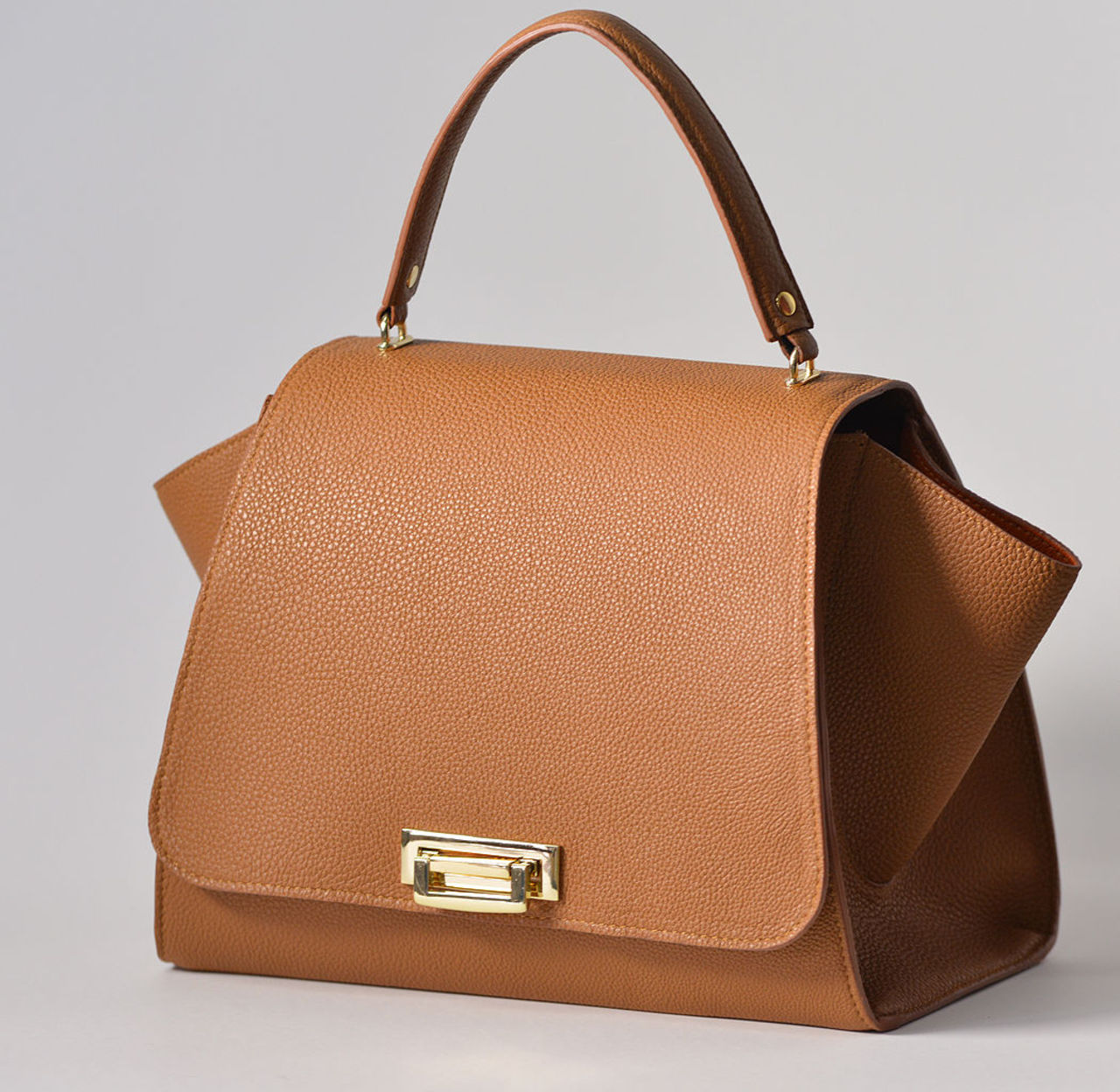 Svenskar shoppar piratkopior för sju miljarder kronor om året