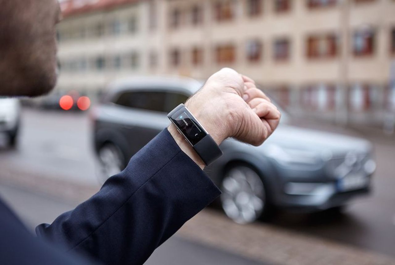 Röststyr din Volvo med Microsoft Band 2
