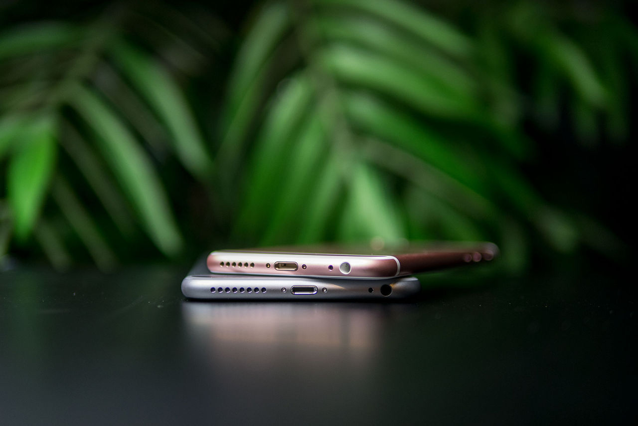 Apple ryktas jobba på iPhone med trådlös laddning