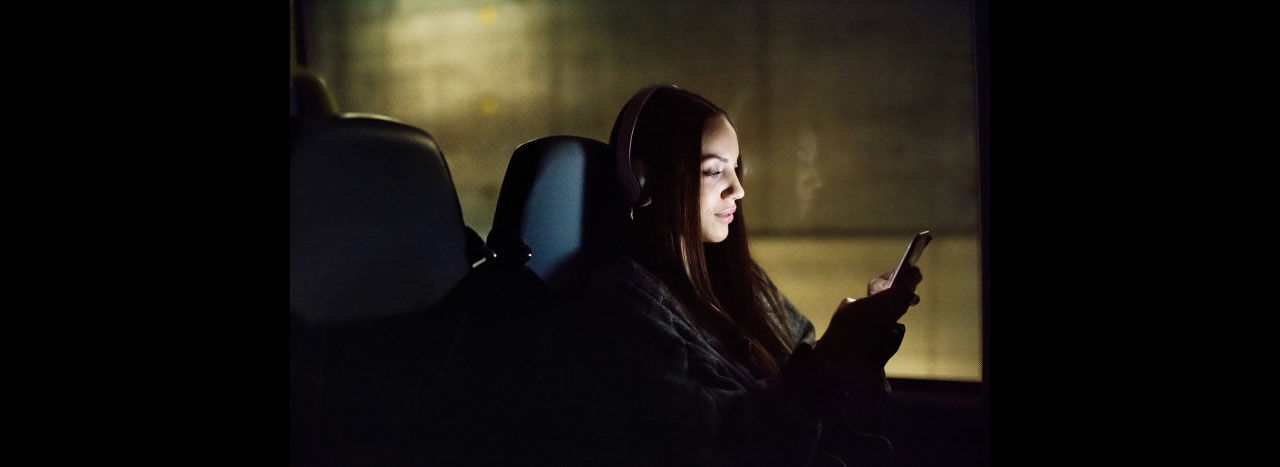 Alla mellan 18-27 år och studenter får 6 GB extra surf hos Tre