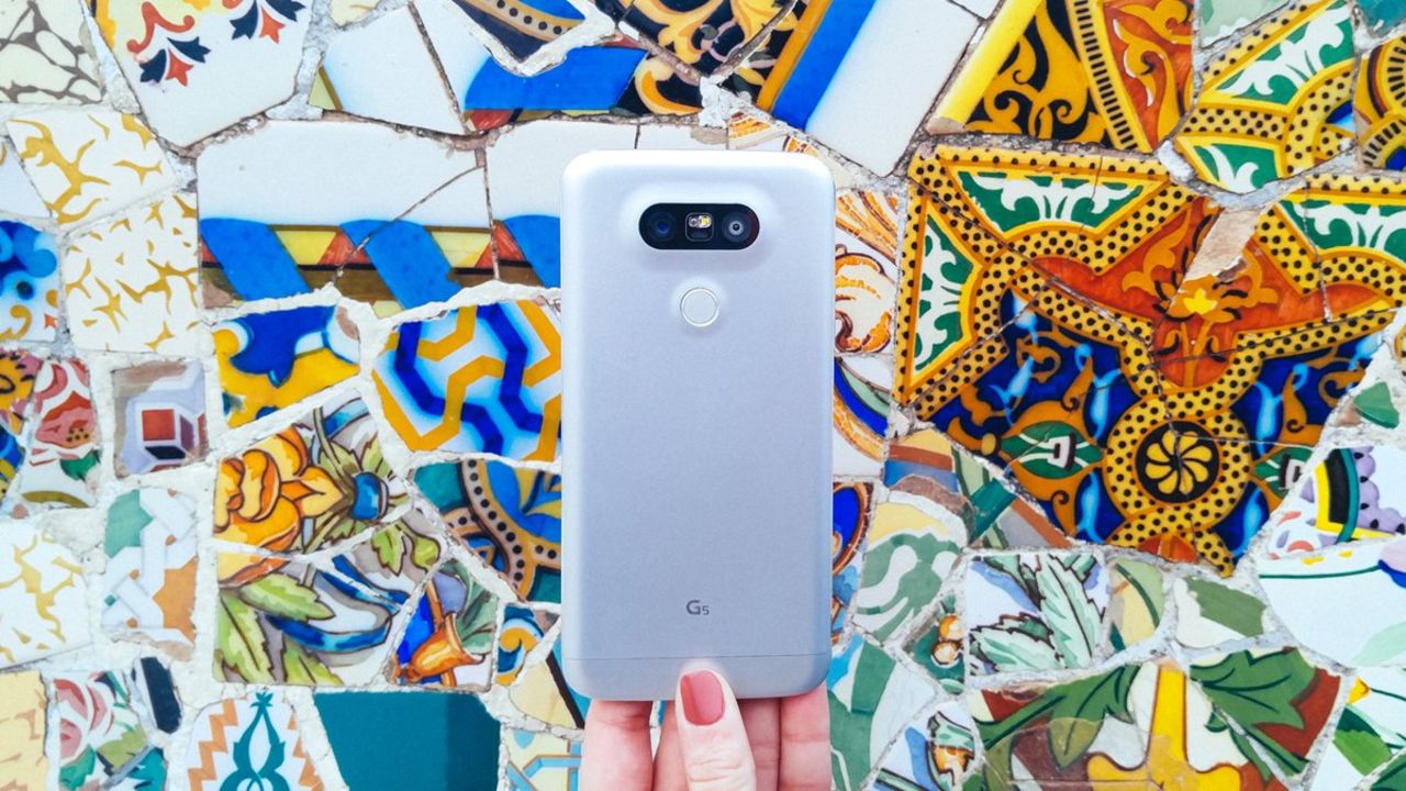 LG visar upp G5 på Mobile World Congress