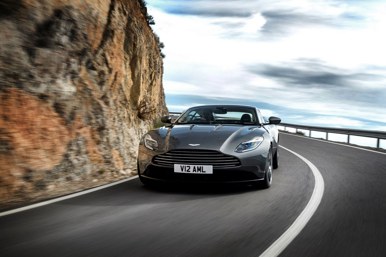 Aston Martin DB11 presenterad i Genève