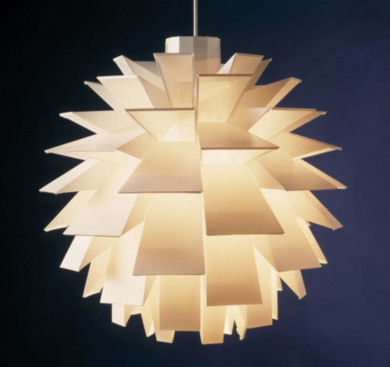 Rimma & vinn: Lampor från NORMANN