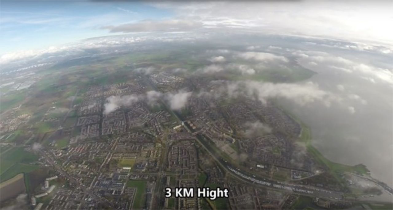 Snubbe sätter höjdrekord för konsumentdrönare