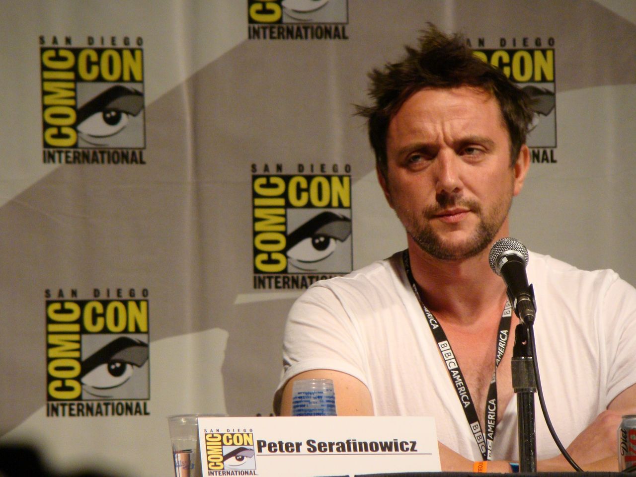 Peter Serafinowicz blir The Tick