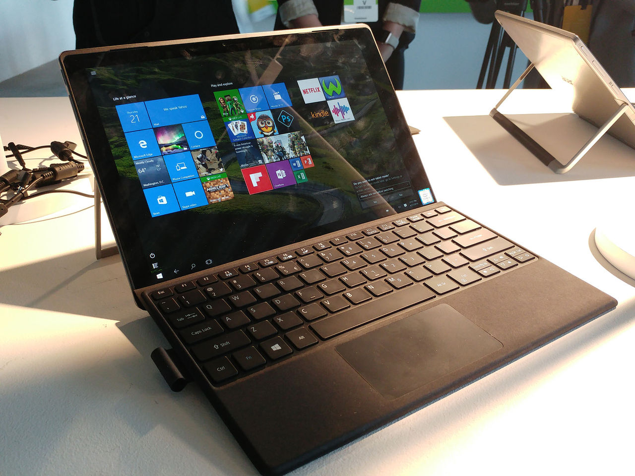 Acer visar upp Switch Alpha 12