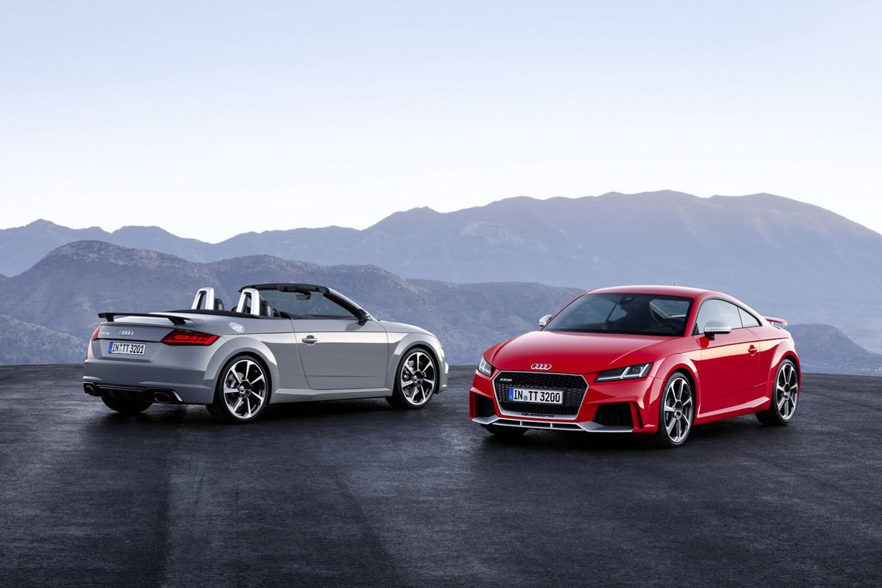 Audi rullar ut nya TT RS Roadster och Coupé