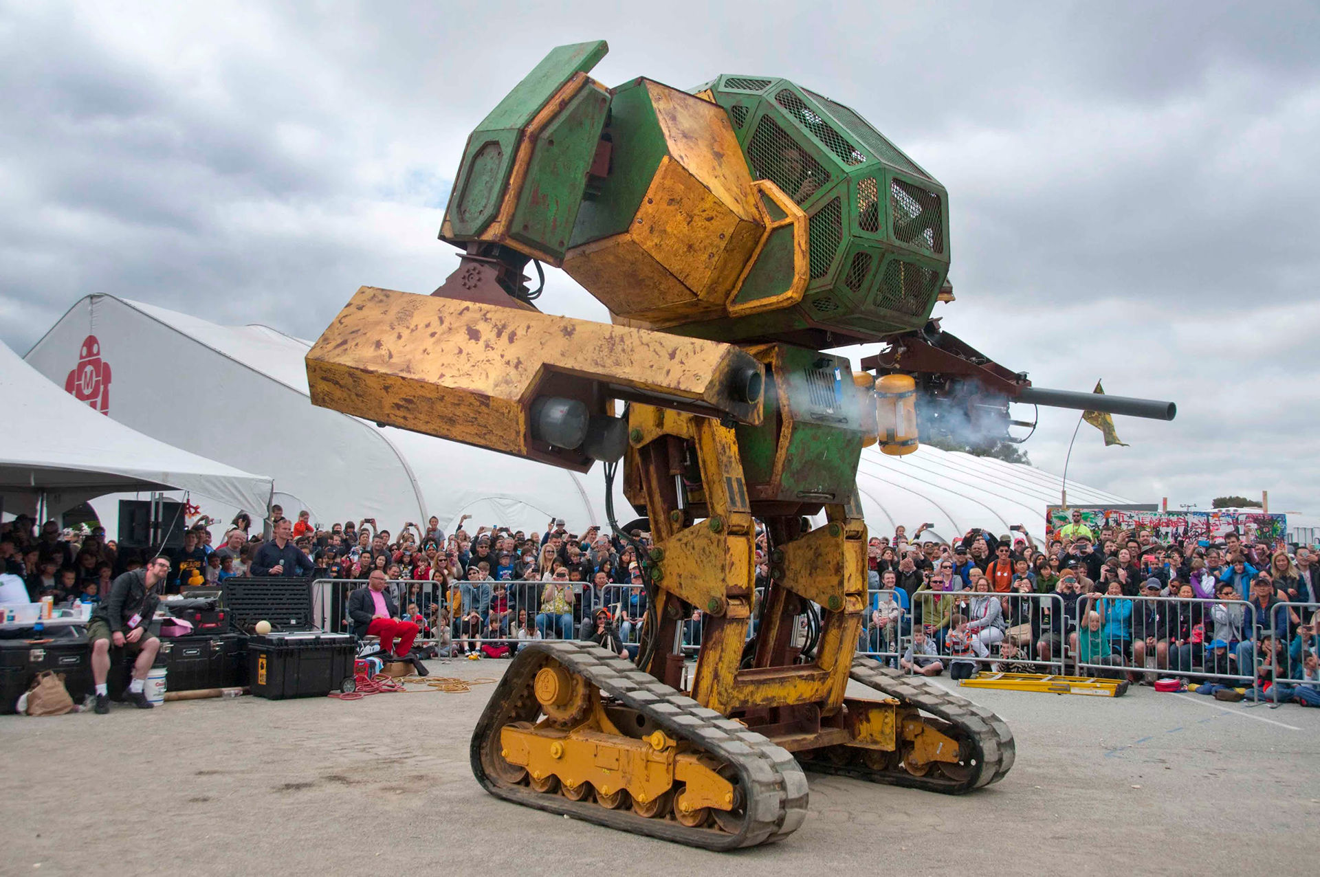 MegaBots drar in 2,4 miljoner dollar till en liga med jätterobotar