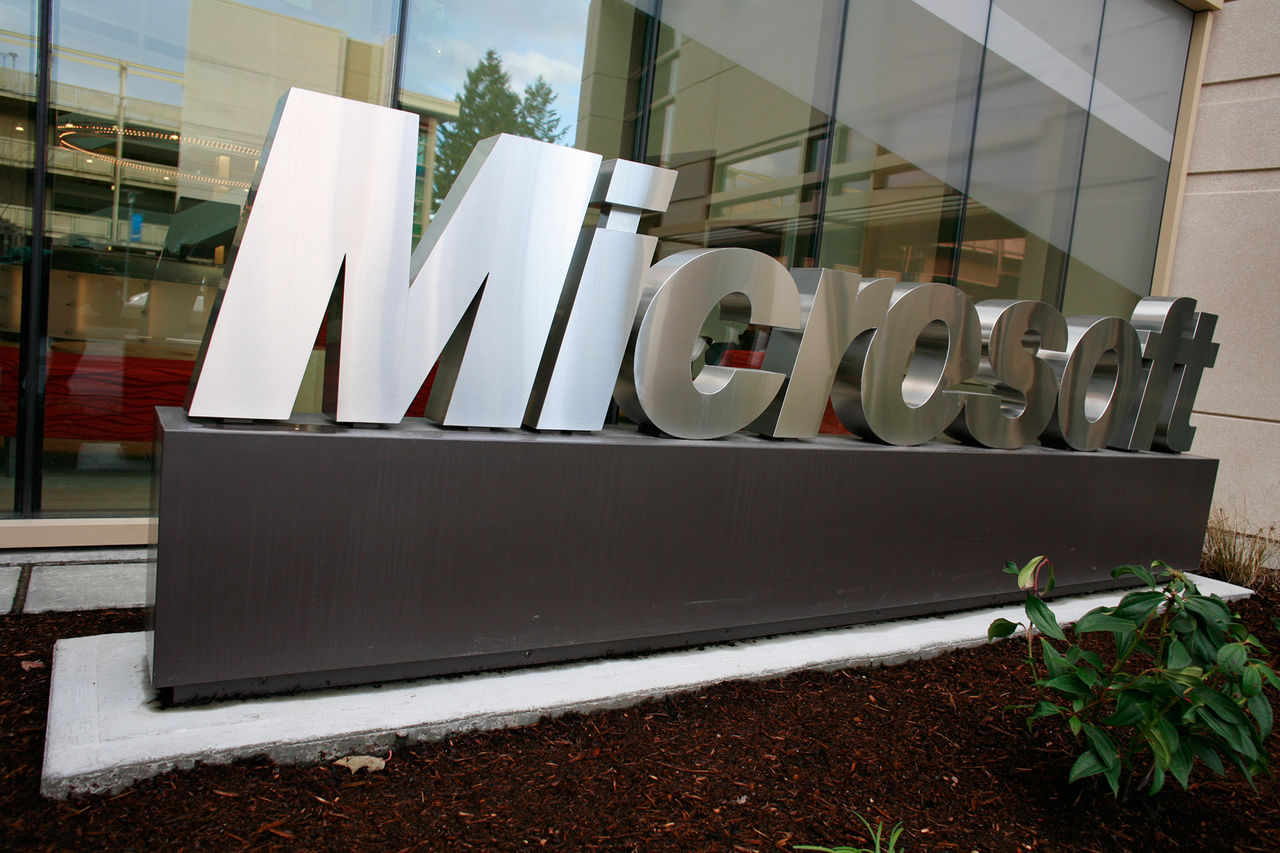 Även Microsoft ska ta fram en lite smartare virtuell assistent