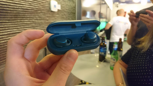 Bara Ljud I Ena Hörluren Bluetooth