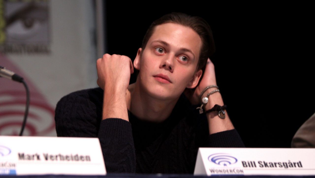 Bill Skarsgård kan bli clownen Snåljåp