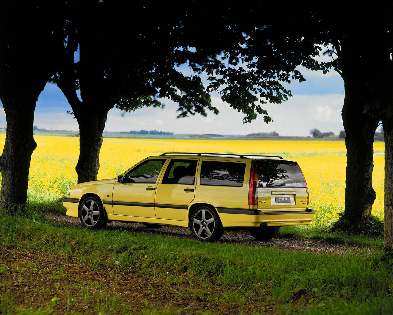 I dag fyller Volvo 850 25 år!