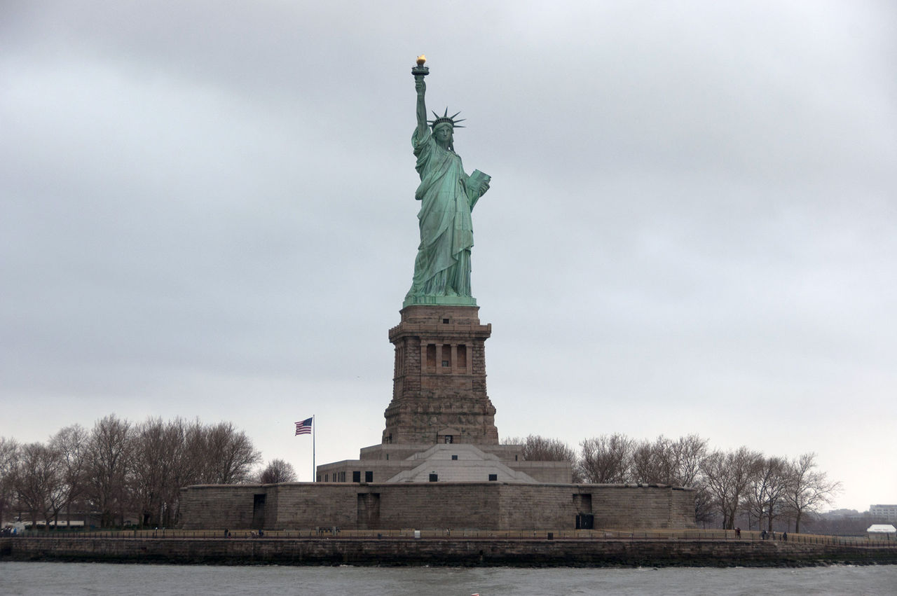 Städer jobbar för gemensamma regler för Uber och Airbnb