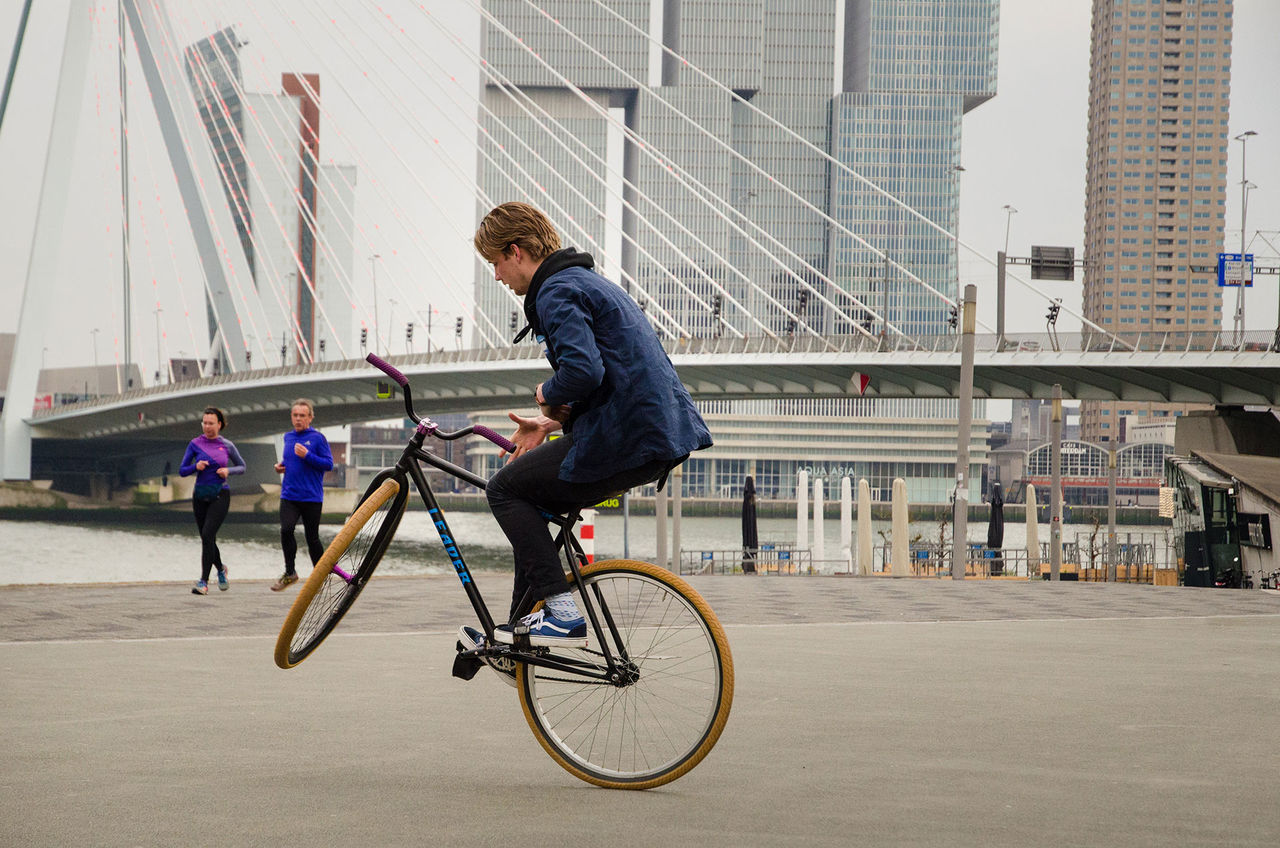 En fjärdedel tycker att det är ok att cykla efter tre glas vin