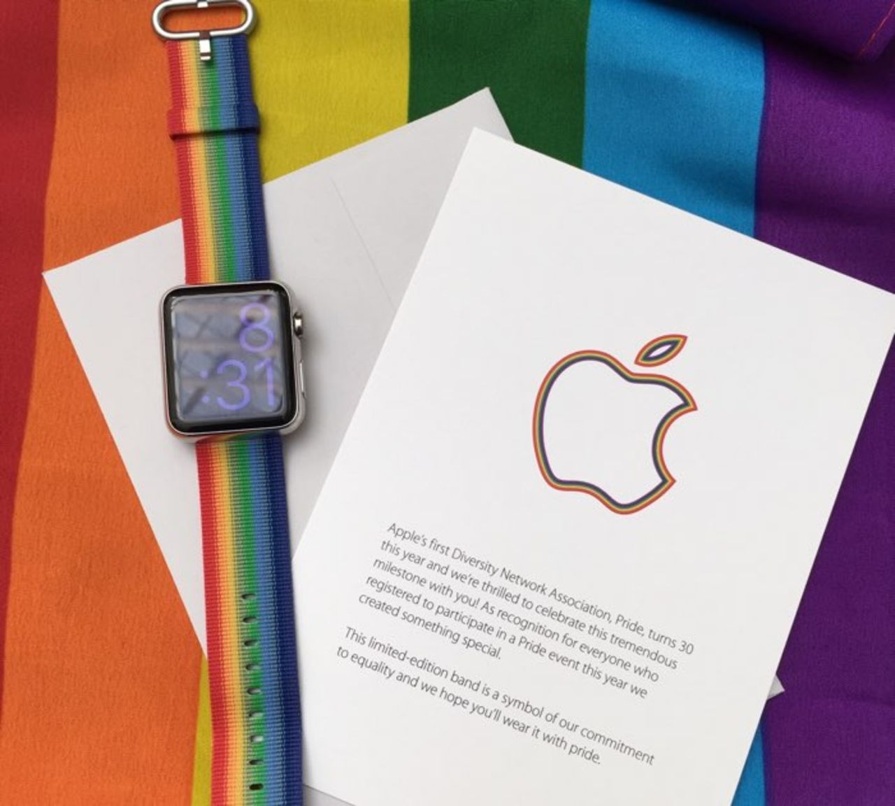 Apple firar Pride med färgglatt armband till Watch