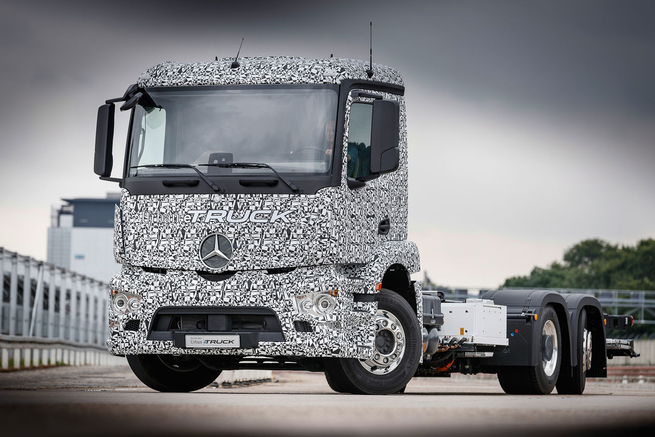 Mercedes visar eldriven lastbil