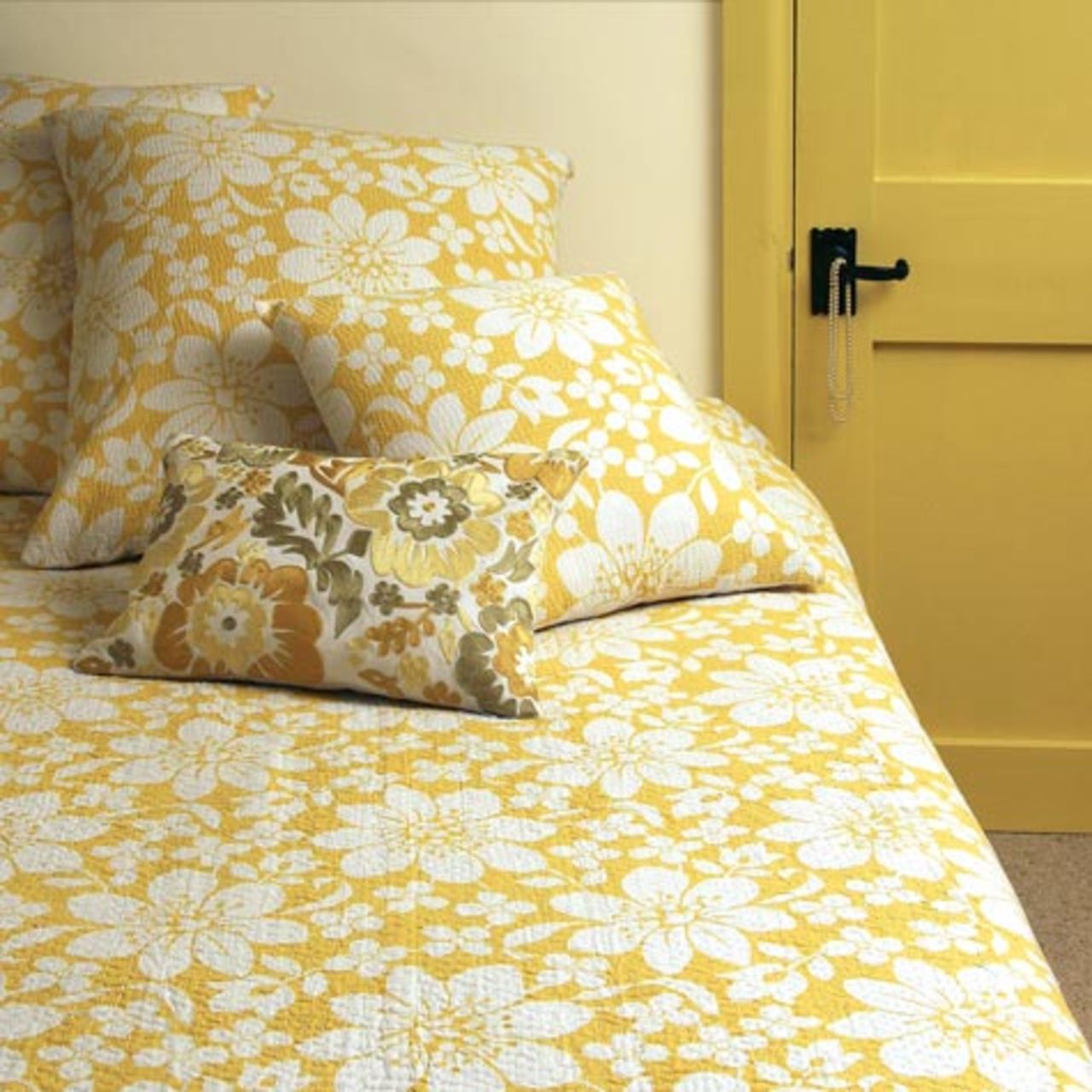 Sweet Home London gör bäddtextil i 60-talsromantik