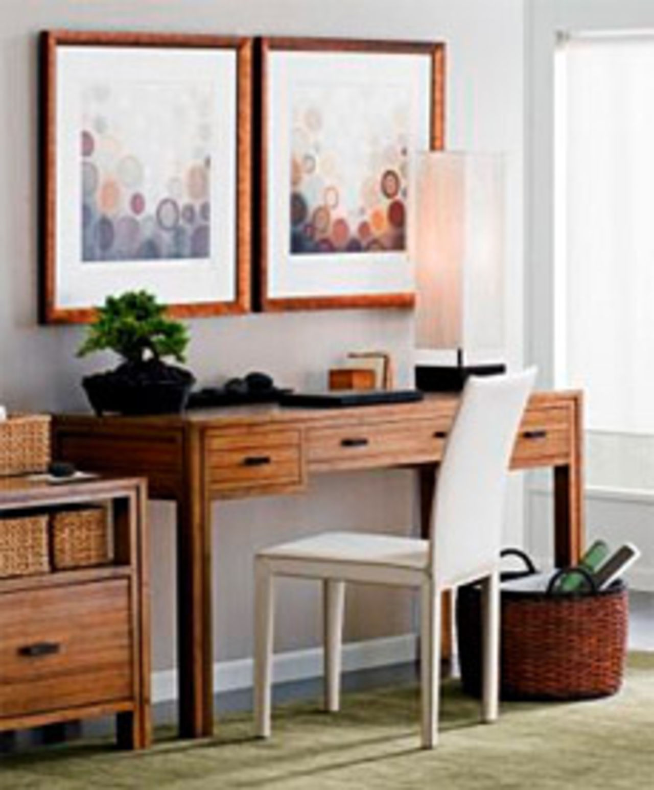 Elegant skrivbord till hemmakontoret