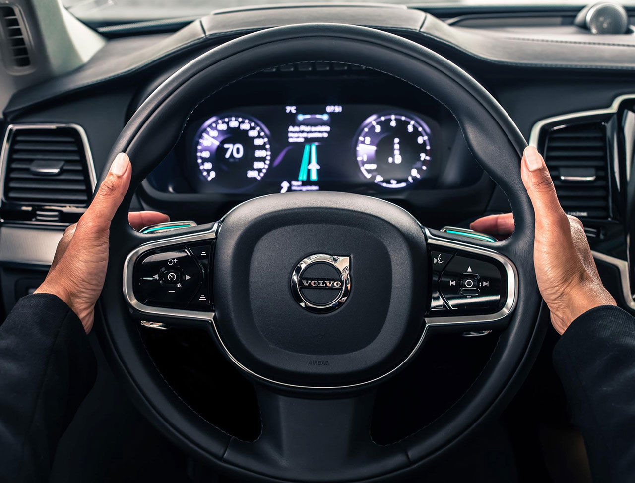 Volvo och Autoliv utvecklar mjukvara till självkörande bilar