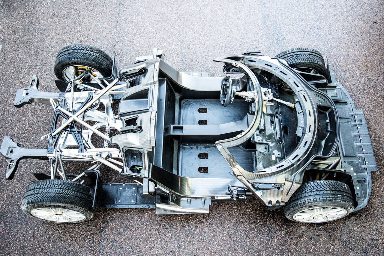 Så här ser en Koenigsegg Regera ut utan kläder
