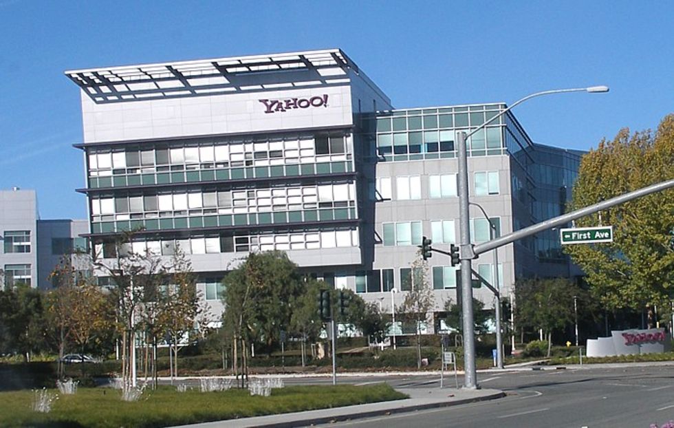 han vill bara att koppla upp Yahoo
