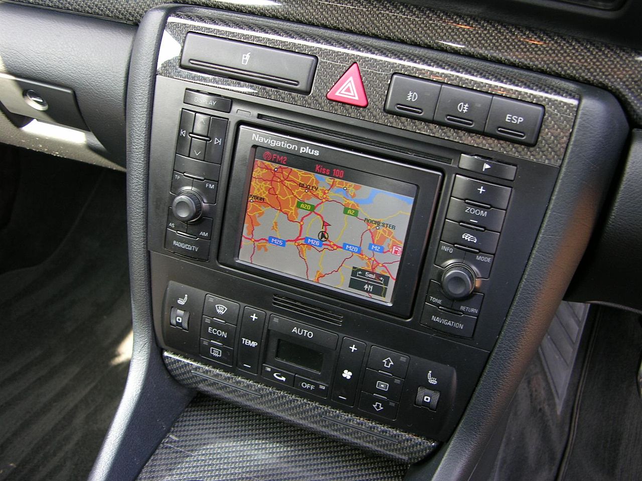 pant Interaktion Tredive Bilförare använder kartor i telefonen framför inbyggd GPS. Bilens egna  system anses vara frustrerande. | Feber / Bil