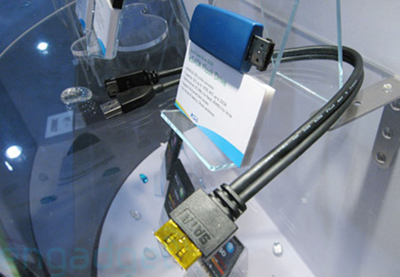 Flashminne med dubbla anslutningar