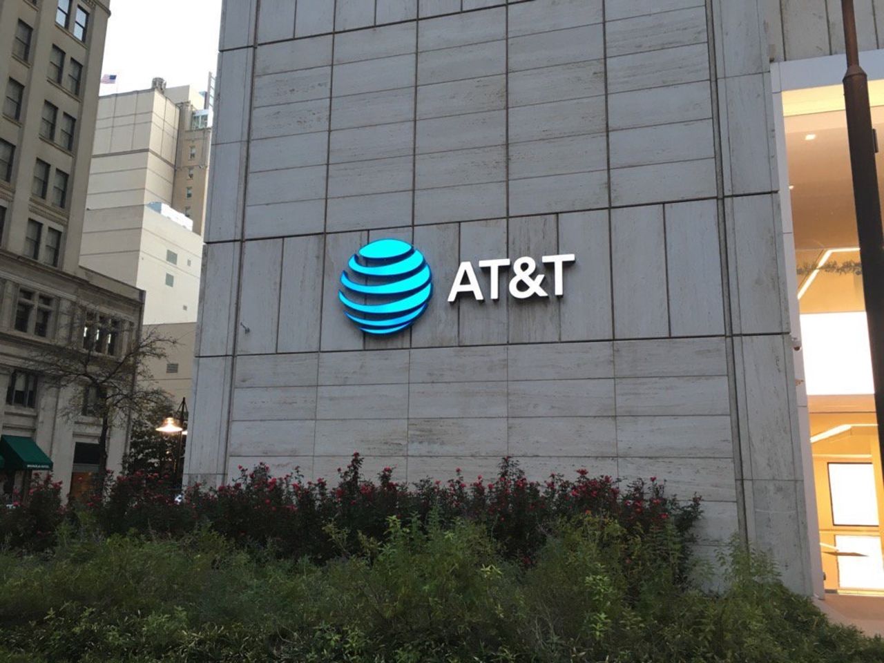 AT&T köper Time Warner