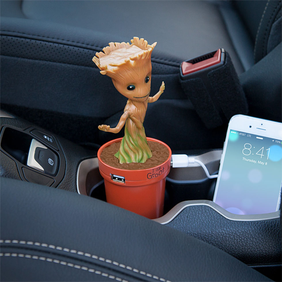 Ladda mobilen med Groot
